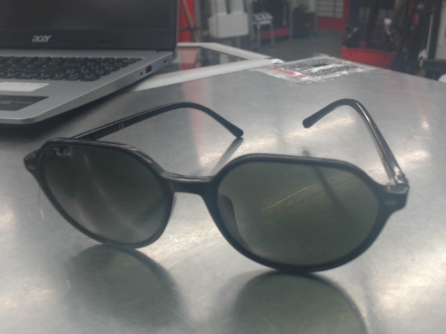 Ray ban noire lentille verte rb2195-f