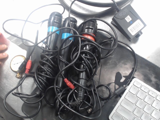 Emsemble singstar avec eye toy