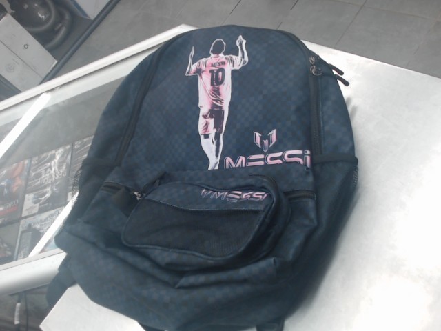 Sac a dos avec etuit crayon lionel messi
