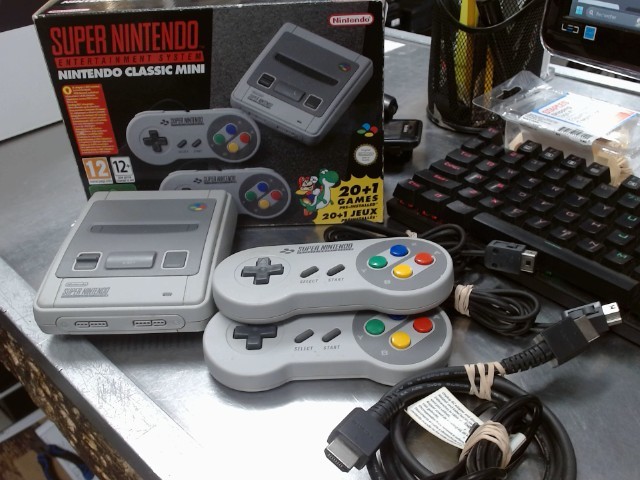 Super nintendo classic mini 21 jeux ins