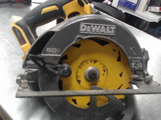 Scie dewalt brushless