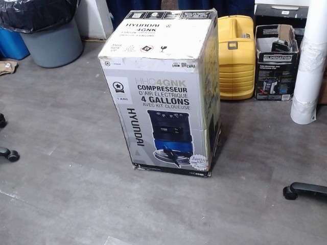 Compressuer d'air 4gal avec kit cloueuse