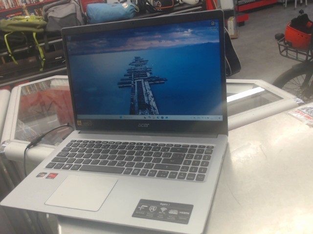 8gb ram/ amd ryzen 3 / 475gb storage