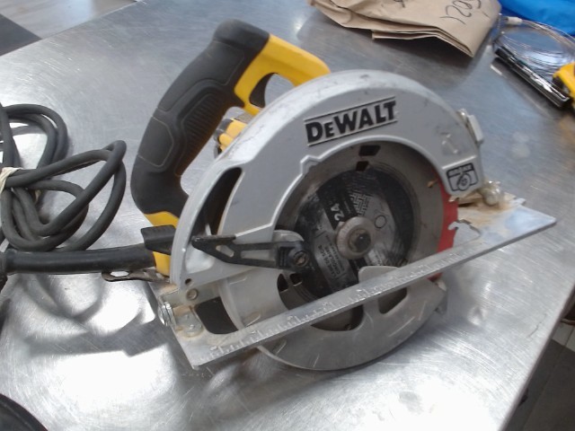 Scie circulaire electrique