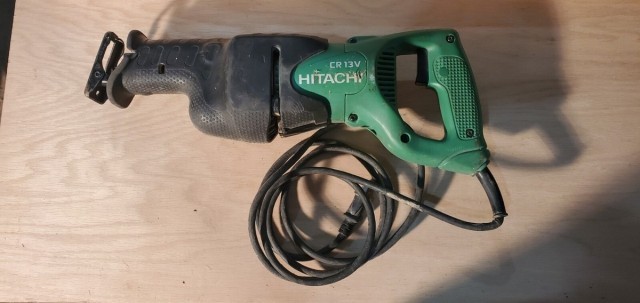 Sawzall a fil hitachi