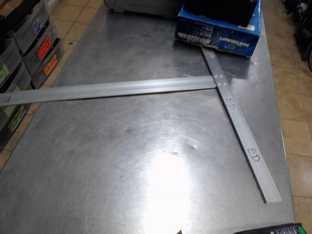 Equerre aluminium 4pied