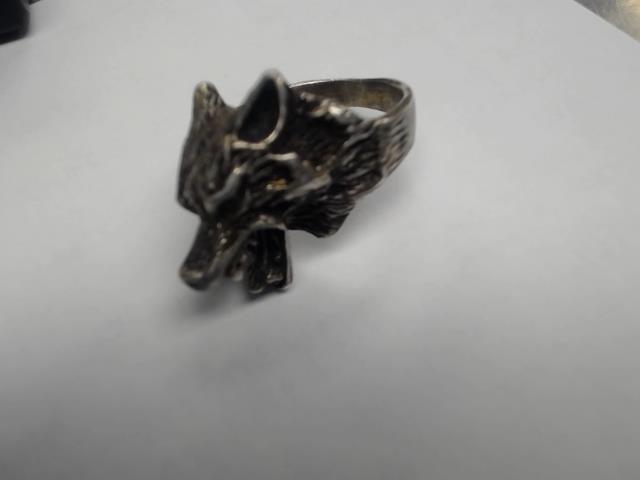 Bague en argent forme en loup
