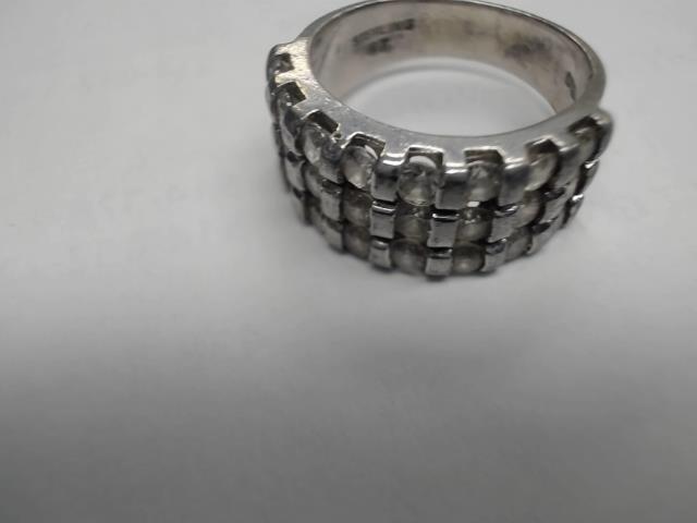 Bague en argent pls petit pierre