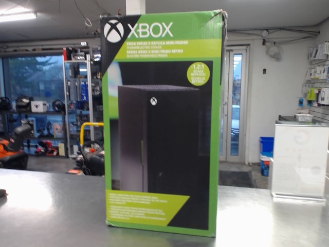 Frigidaire xbox series x en boite