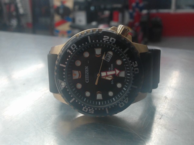 Montre plongee 200m eco-drive