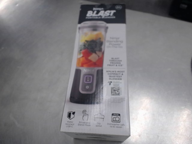 Portable blender ninja blast