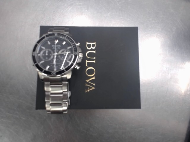 Montre bulova en boite