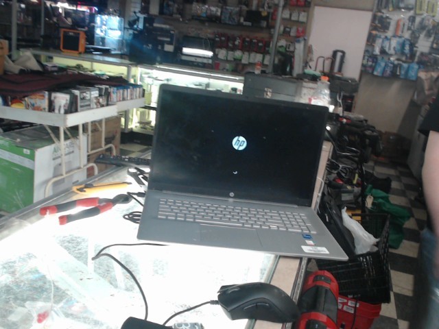 Laptop i5 11th 8ram 250gb+chrg