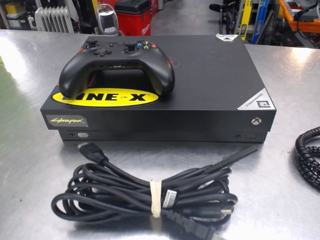 Console xbox one x+man +fils