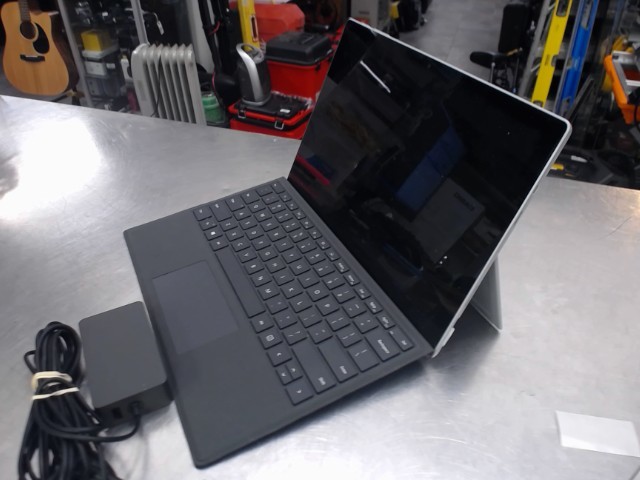 Microsoft surface 5 i5-7300u/8gbram/256g