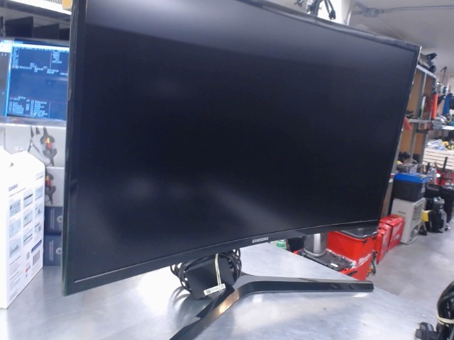 crant 27 pouces curved avec fil