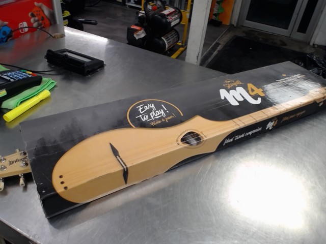 Guitar electrique dans boite