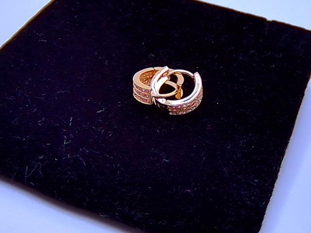 BOUCLES D OREILLES EN OR 10KT NEW