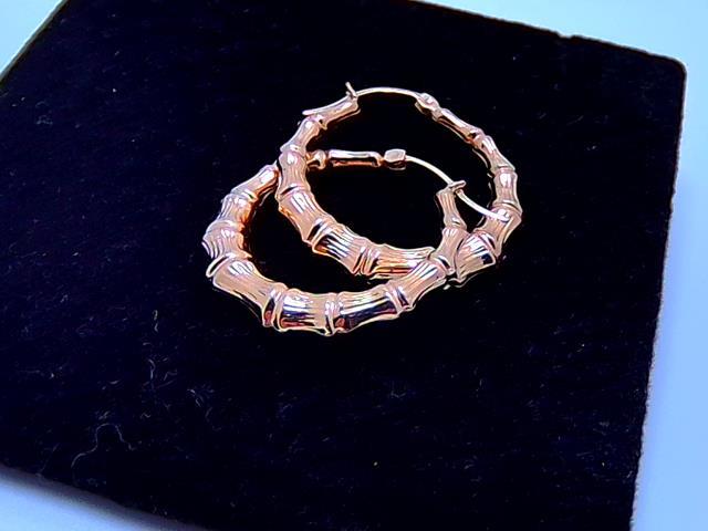 BOUCLES D OREILLES EN OR 10KT