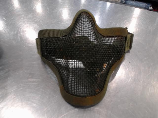 Masque avec grillage