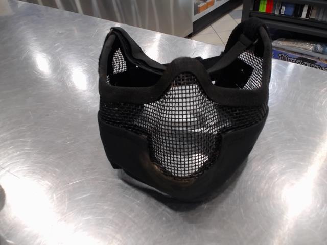 Masque avec grillage