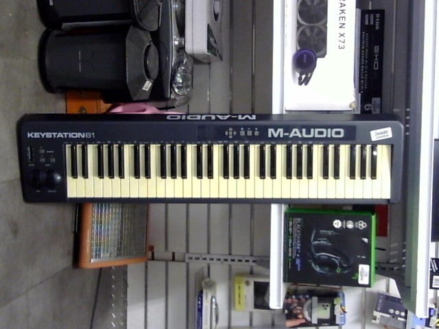 Midi keyboard piano +charg