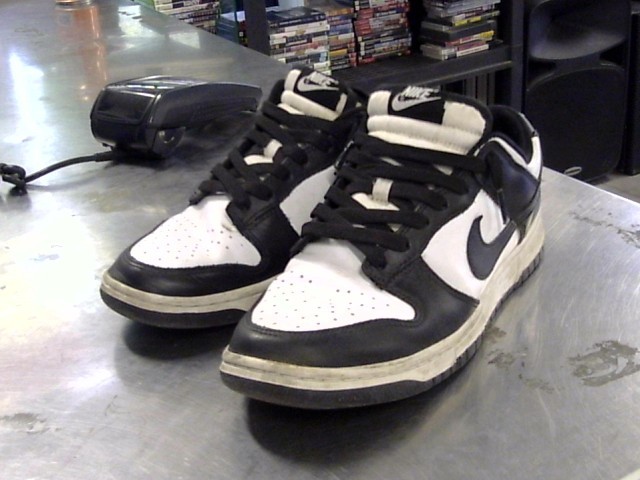 Nike panda used size 9