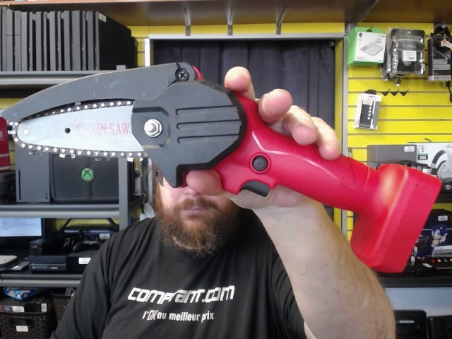 Mini chain saw a batterie