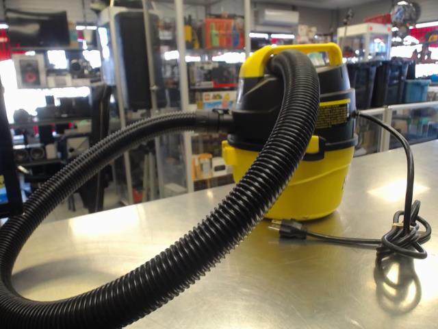 Aspirateur stanley portatif