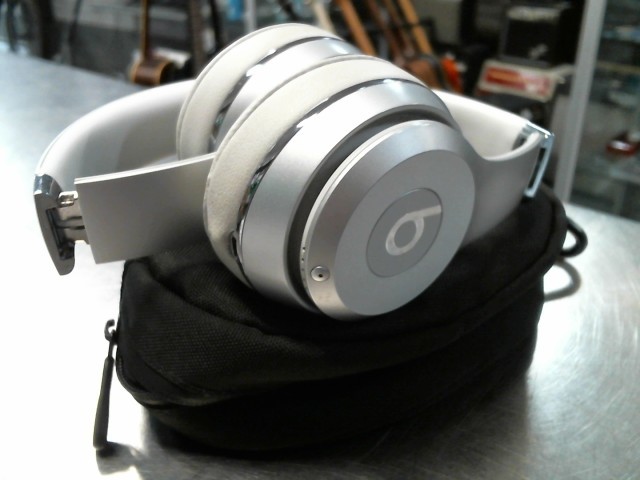 Beats solo 3 avec etui