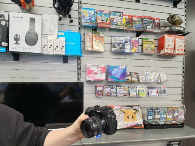 Panasonic gh4 with charger