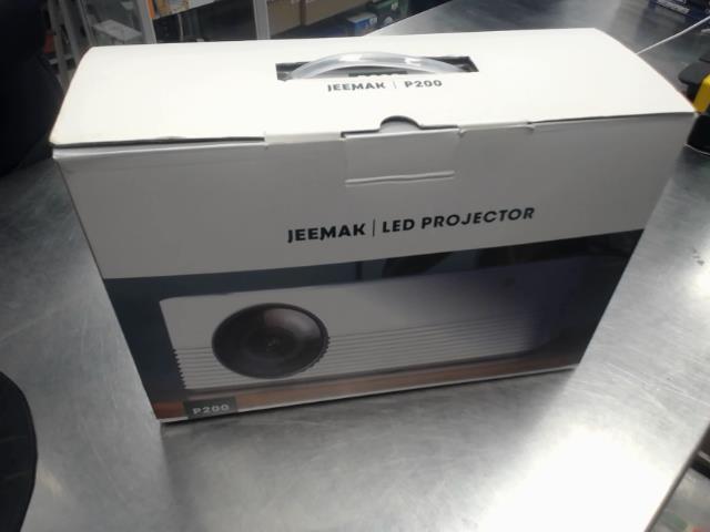 Projecteur jeemak p200 dans boite