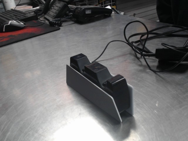 Chargeur de manette de ps5 blanc