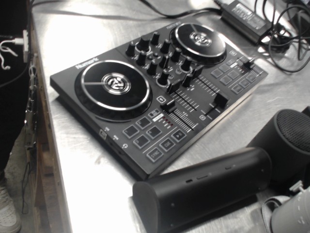 Numark dj controller