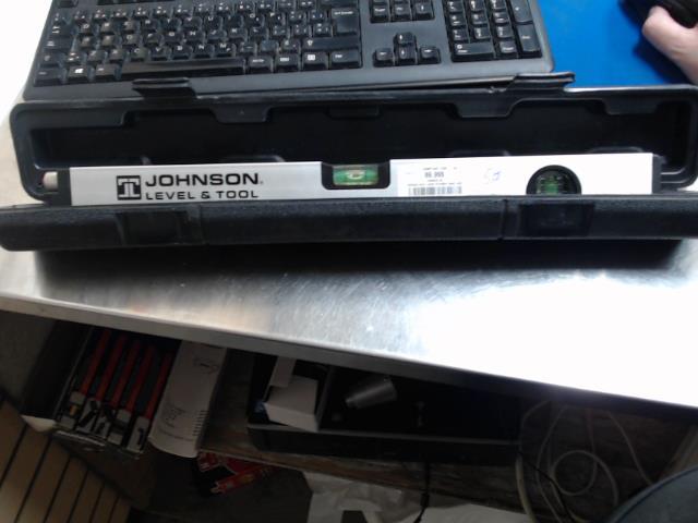 Niveaux avec laser intgrer dans case