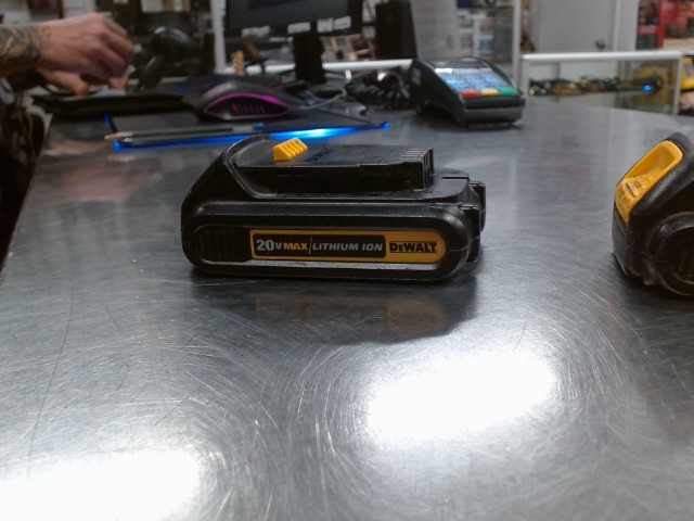 Battery dewalt dcb207