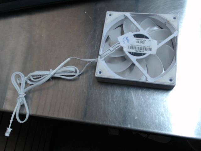 3 ventilateurs neuf lian li st120