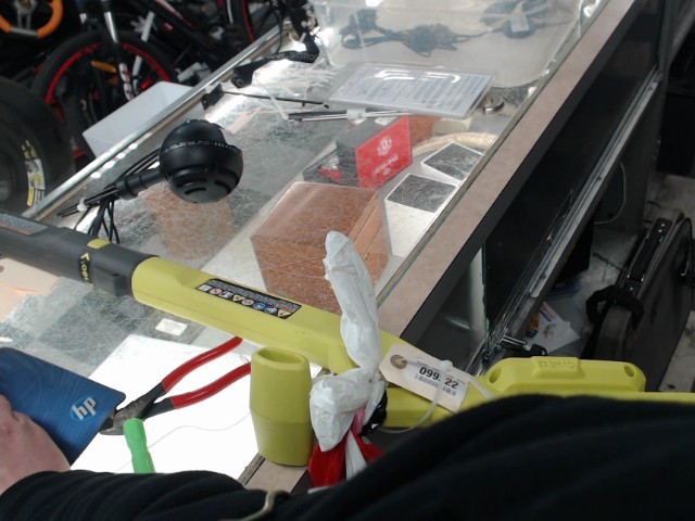 Weedeater+batterire+chargeur dans sac jc