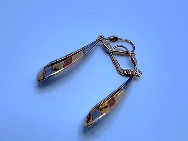 BOUCLE DOREILLE EN OR 10KT