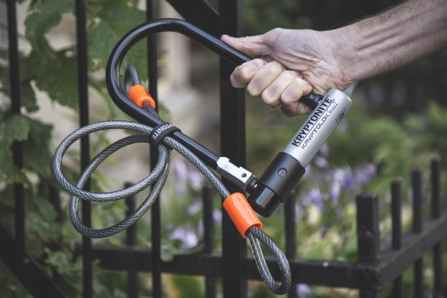 Chaine pouyr barrer les velo