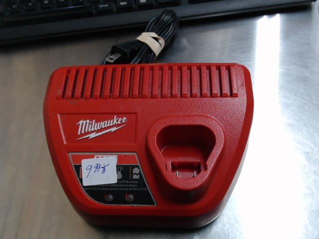 Chargeur milwaukee