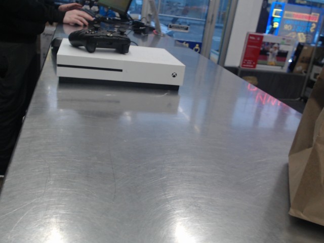 Xbox one s + manette ofbrand