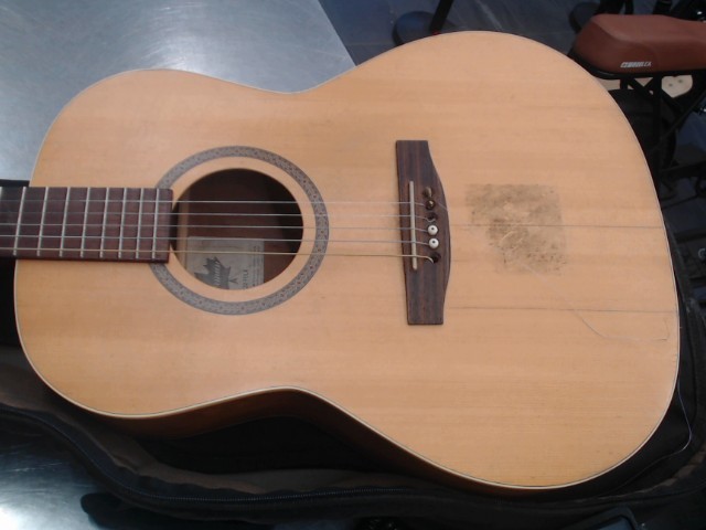 Guitare norman b20 mauvais condition