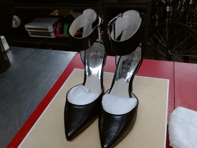 New women'brinkley ankle strap 6 1/2