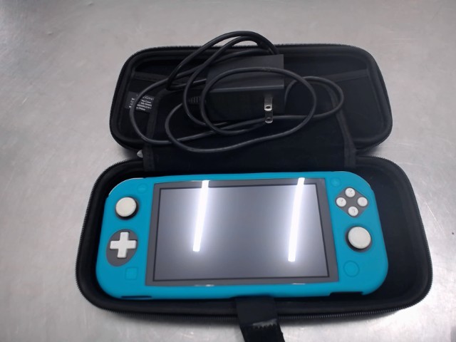 Switch lite+charger dans case