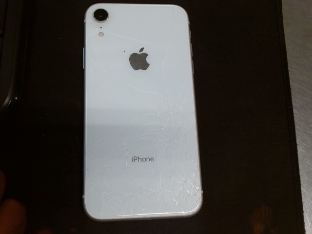 Iphone xr blanc fissuree