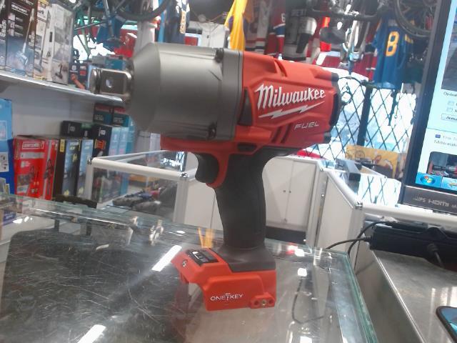 Milwaukee 1/2'' quare-ring impact wrench
