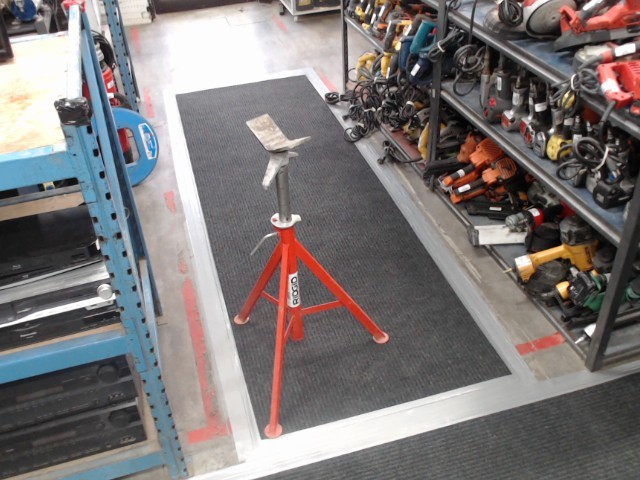 Head high pipe stand(28-52'')