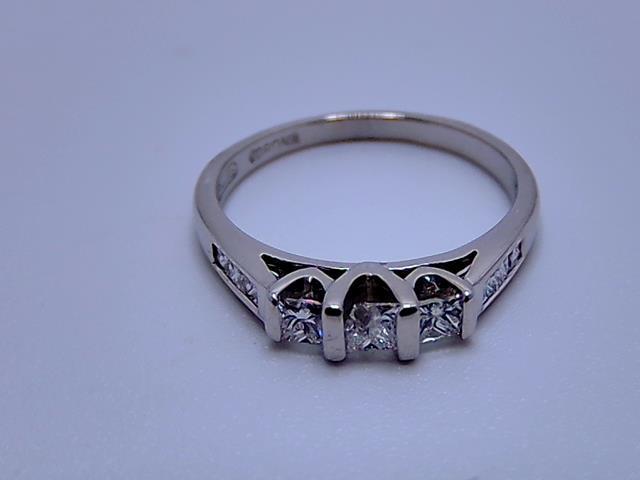 BAGUE EN OR 18KT   DI