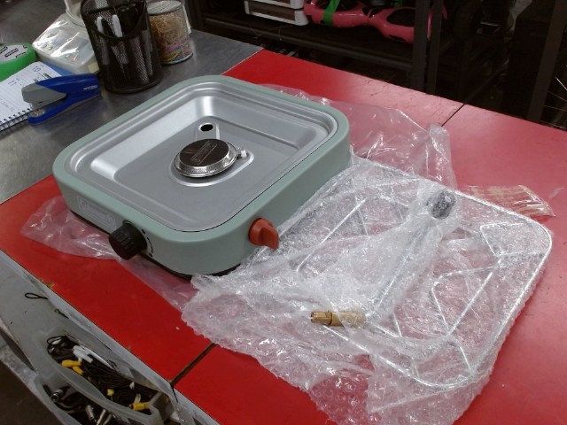 Camping stove new/neuf